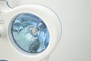 Hautarzt Dr. Busch Lampe zur Hautuntersuchung